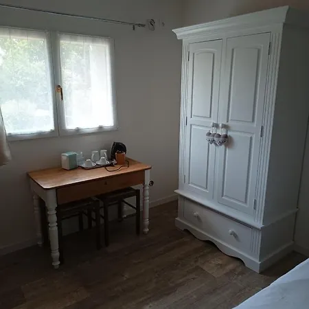 La Petite Maison Dans La Prairie Couette-café