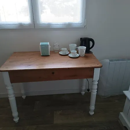 La Petite Maison Dans La Prairie Bed & Breakfast Ecommoy