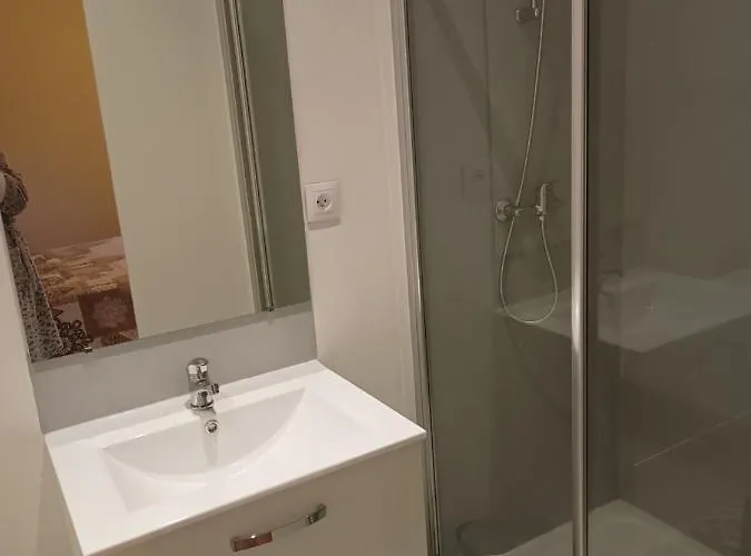 La Petite Maison Dans La Prairie Bed and breakfast Ecommoy