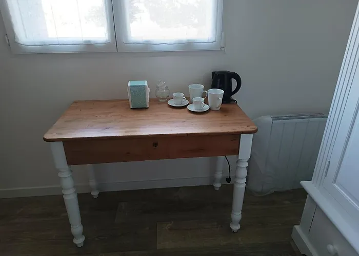 La Petite Maison Dans La Prairie Bed & Breakfast Ecommoy