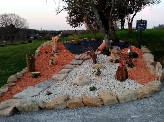 La Petite Maison Dans La Prairie Bed & Breakfast