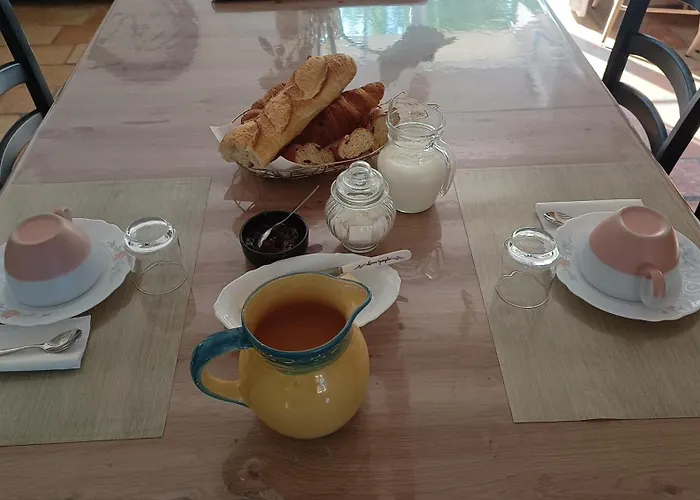 La Petite Maison Dans La Prairie Bed & Breakfast Ecommoy